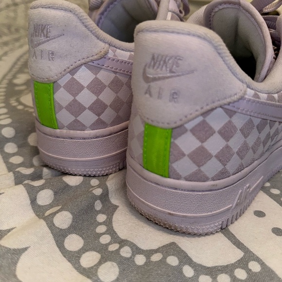 Nike Women’s Air Force 1 Low ‘Barely Grape’ - Picture 4 of 4
